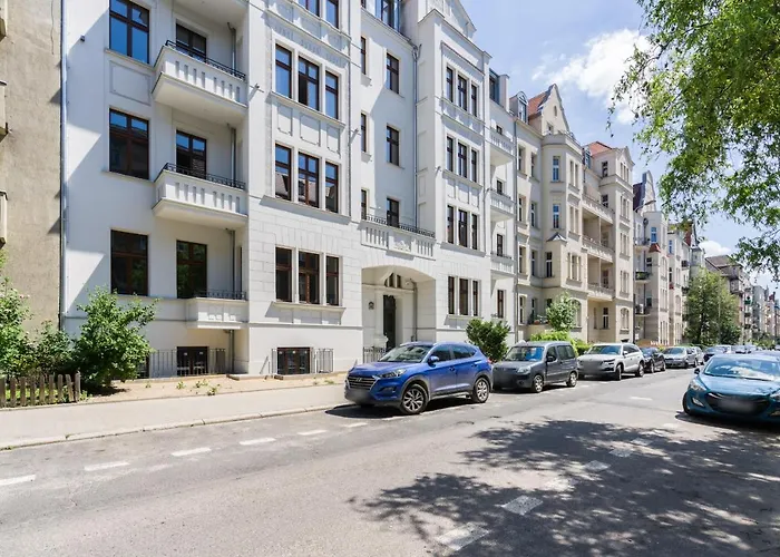 Kamienica Chelmonskiego 10 Przy Mtp By Renters