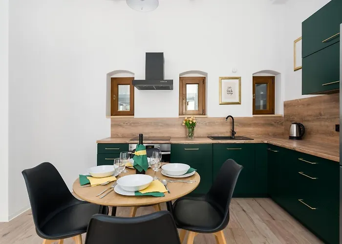 Kamienica Chelmonskiego 10 Przy Mtp By Renters Appartamento