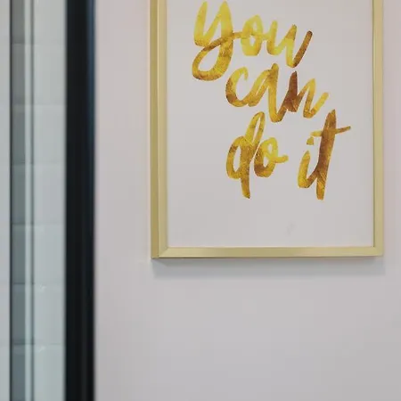 Kamienica Chelmonskiego 10 Przy Mtp By Renters *