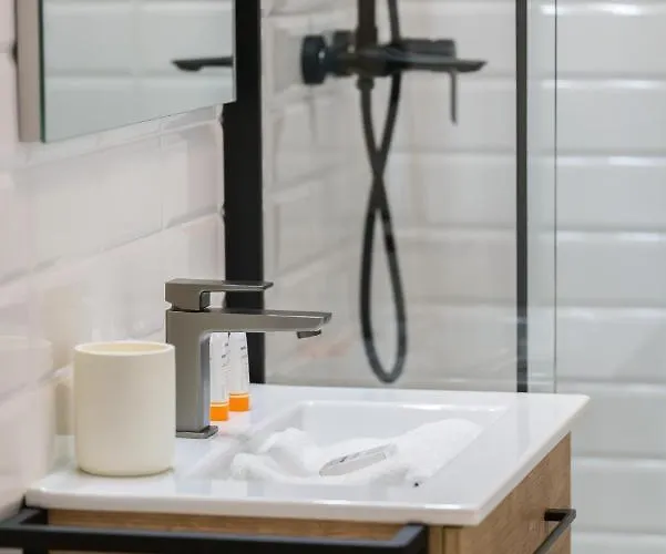 Kamienica Chelmonskiego 10 Przy Mtp By Renters ポズナン