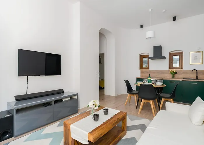 Kamienica Chelmonskiego 10 Przy Mtp By Renters *