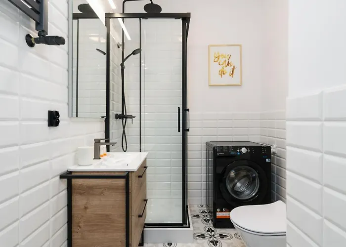 Kamienica Chelmonskiego 10 Przy Mtp By Renters