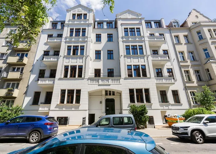 Apartman Kamienica Chelmonskiego 10 Przy Mtp By Renters *